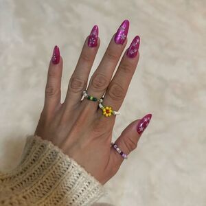 Beaded rings with flowers